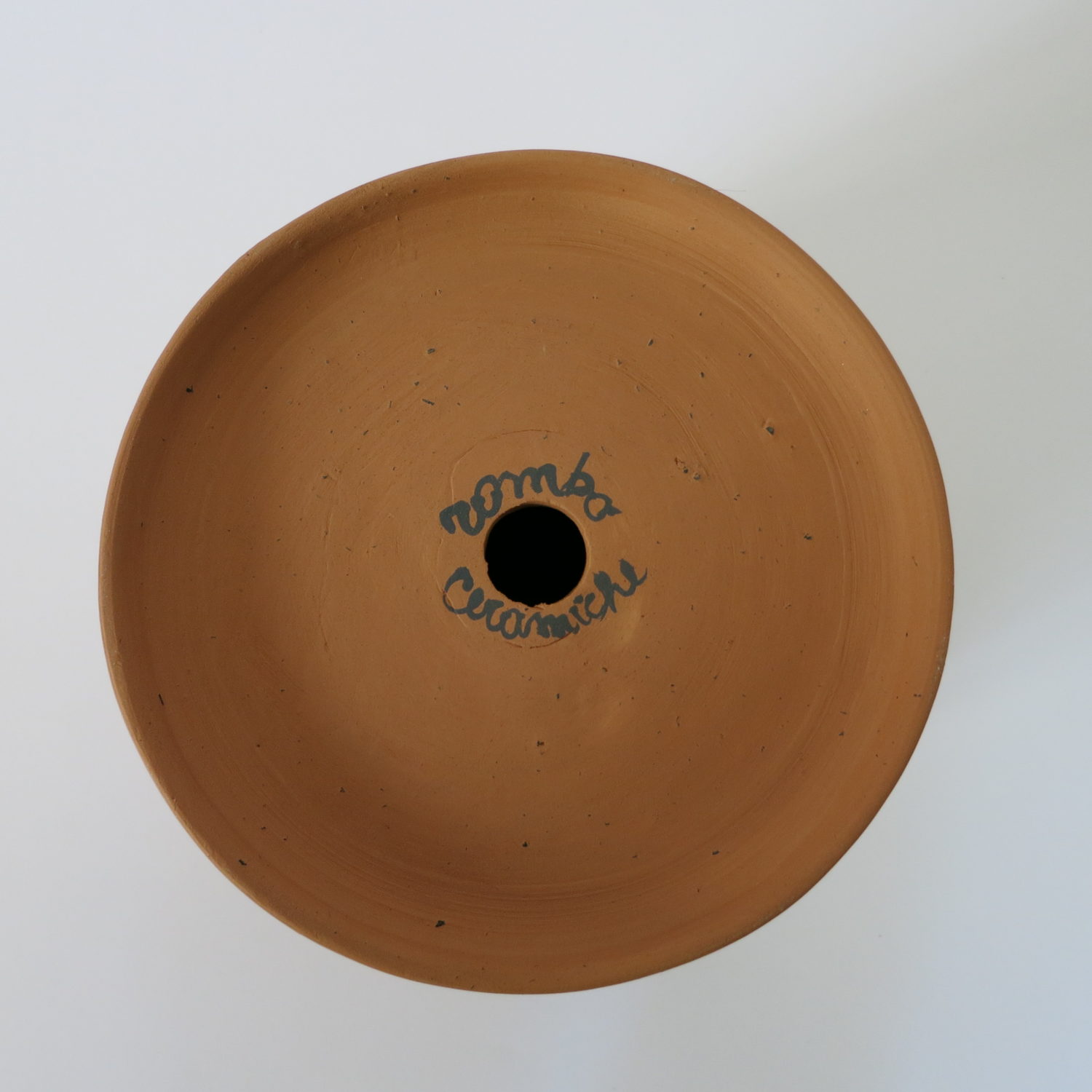 terracotta cylindrical pot small size bottom